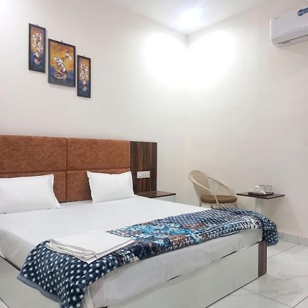 Hotel Kg Residency Ludhiana Esterno foto