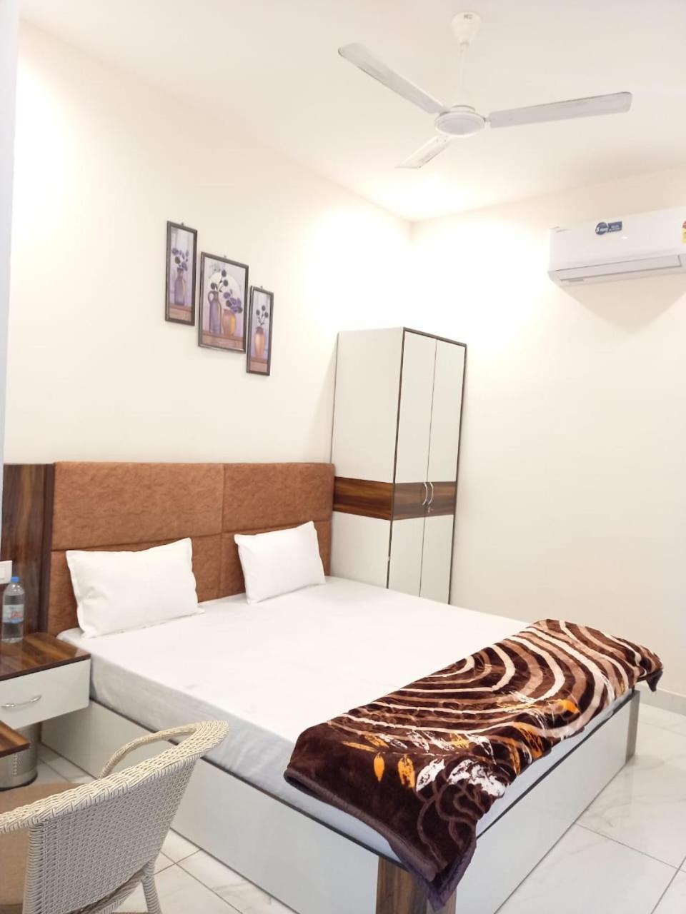 Hotel Kg Residency Ludhiana Esterno foto
