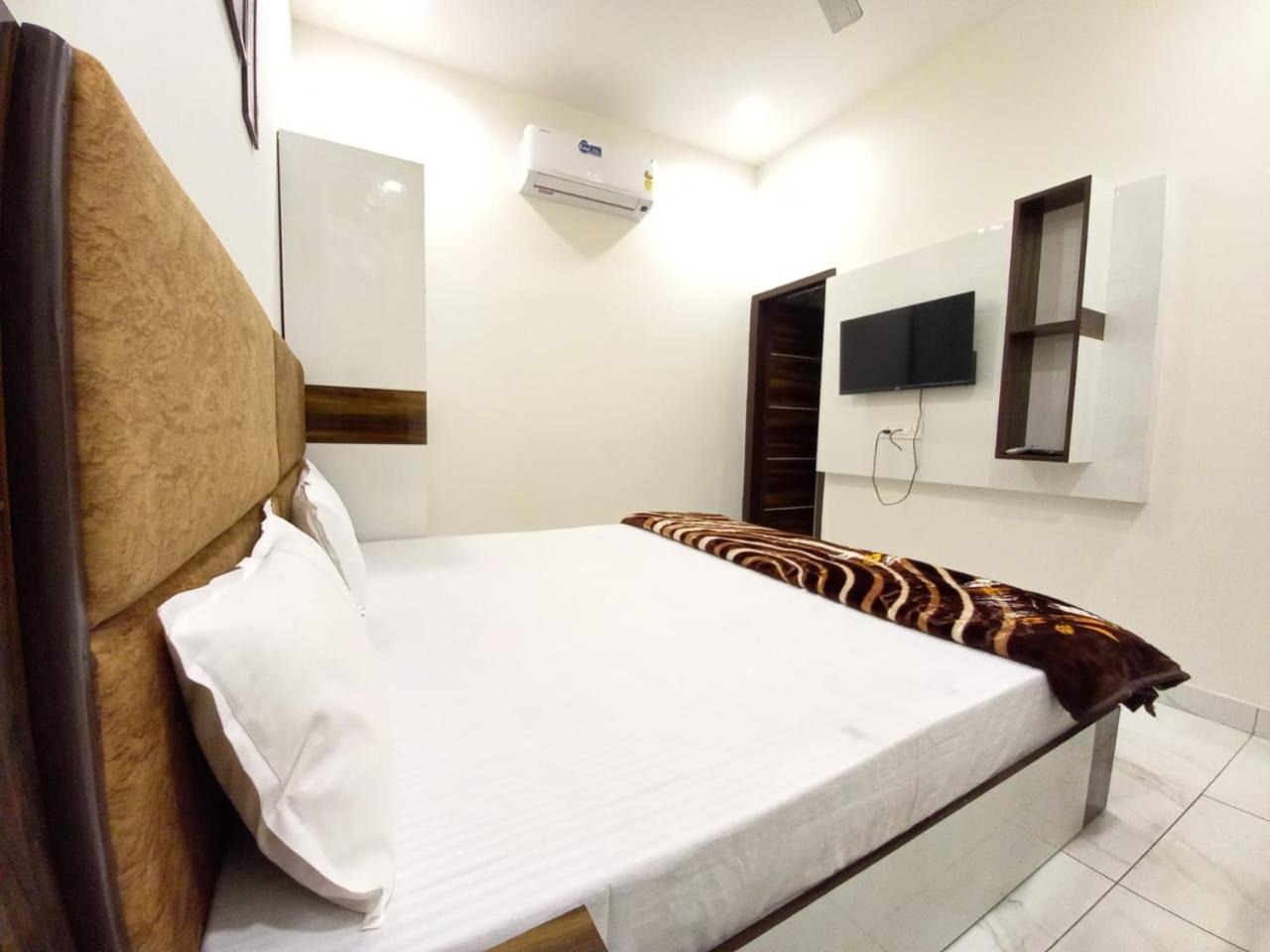 Hotel Kg Residency Ludhiana Esterno foto