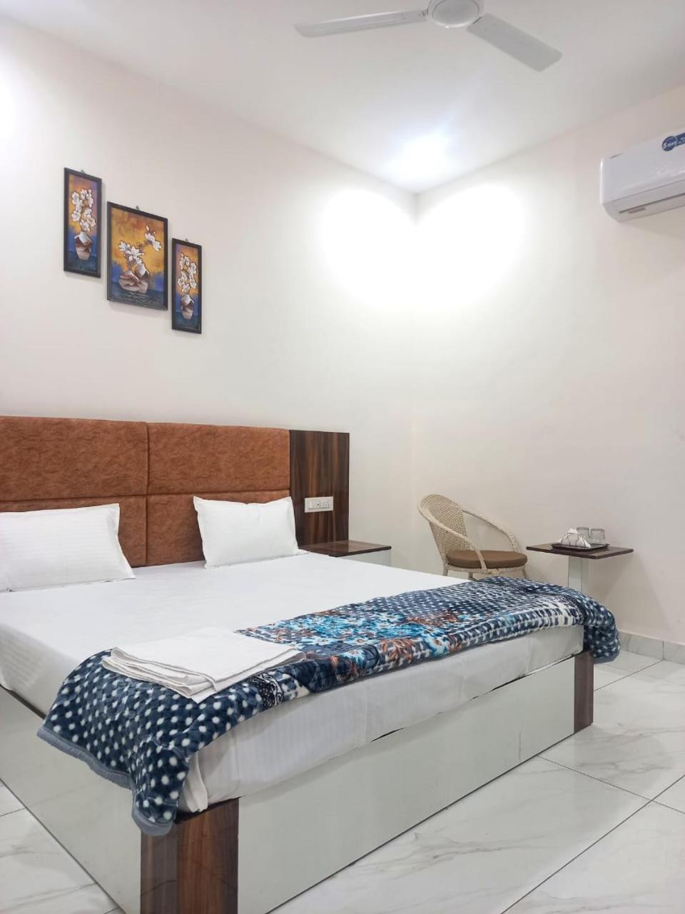 Hotel Kg Residency Ludhiana Esterno foto